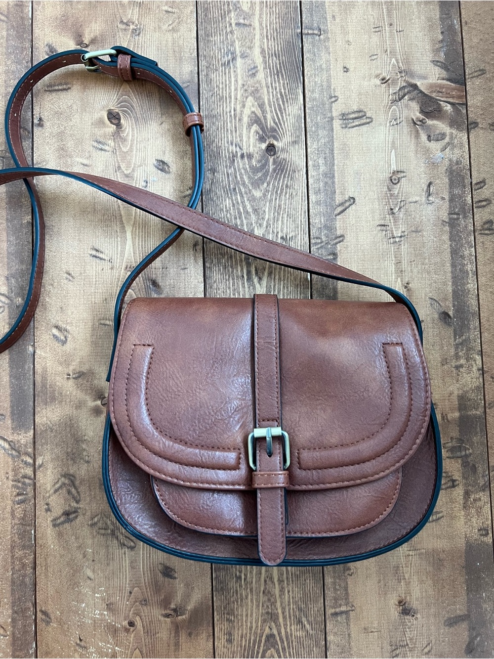 AFKMOST Vegan Leather Crossbody Purse Flap Closure Brown Adjustable Strap Boho